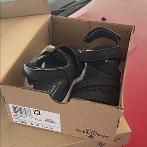Clarks Cloudsteppers Black Strappy Sandals